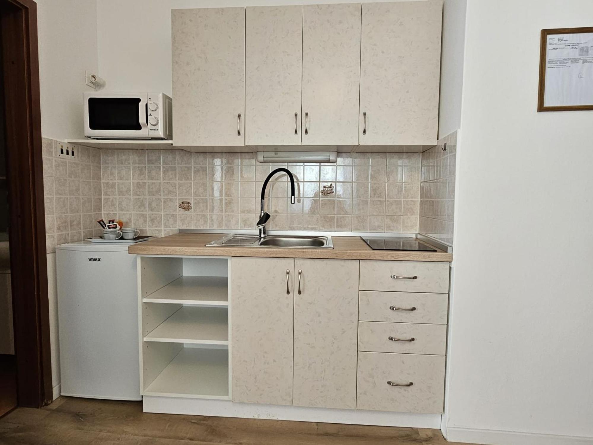 Apartments Andrea Malinska Zewnętrze zdjęcie