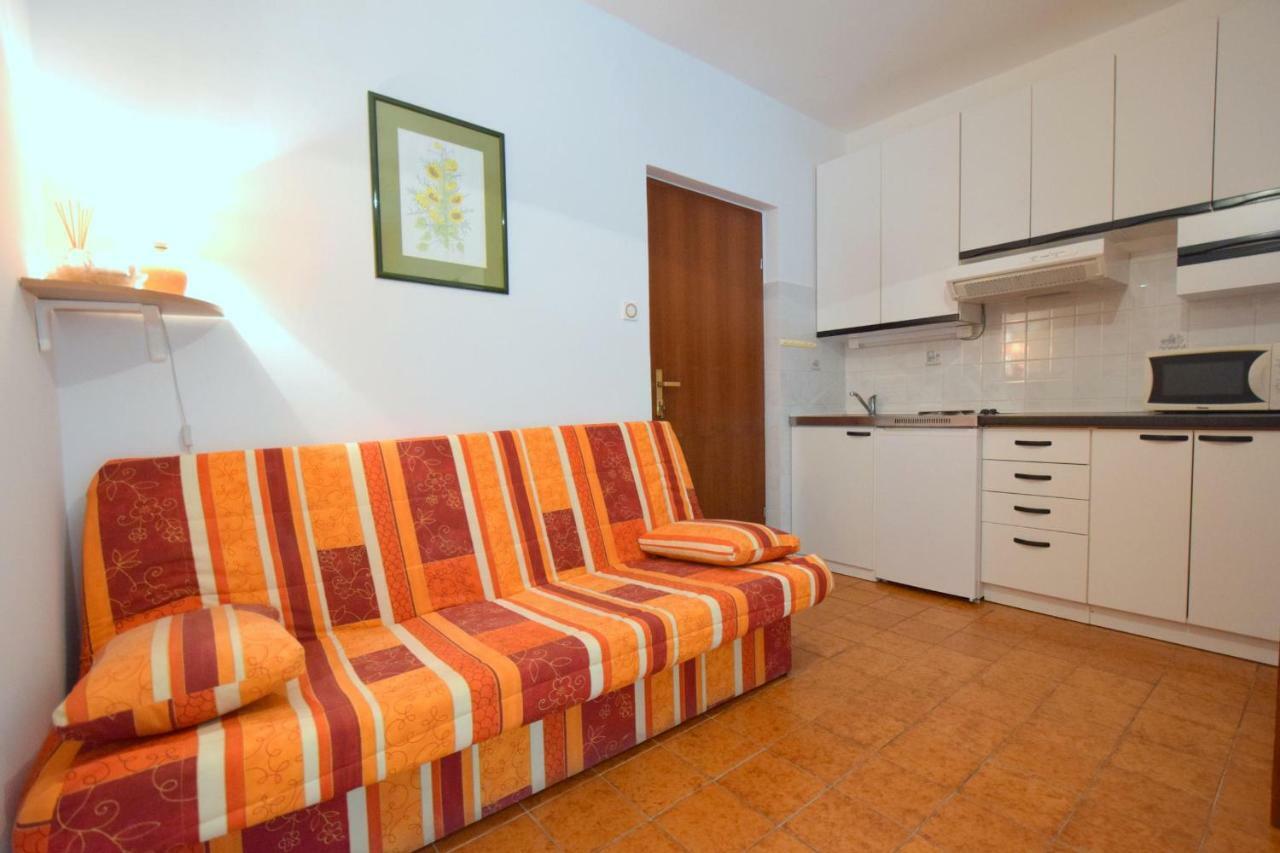 Apartments Andrea Malinska Zewnętrze zdjęcie