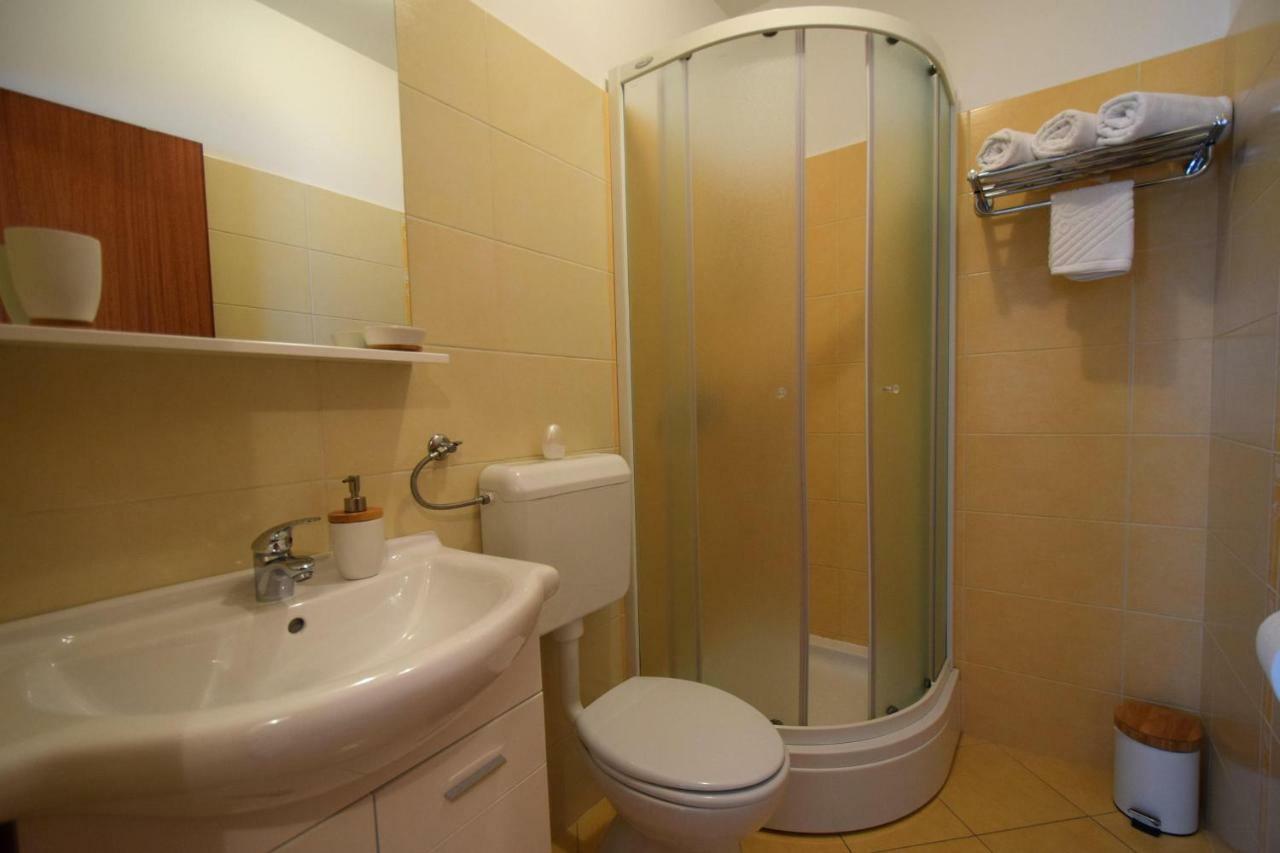 Apartments Andrea Malinska Zewnętrze zdjęcie