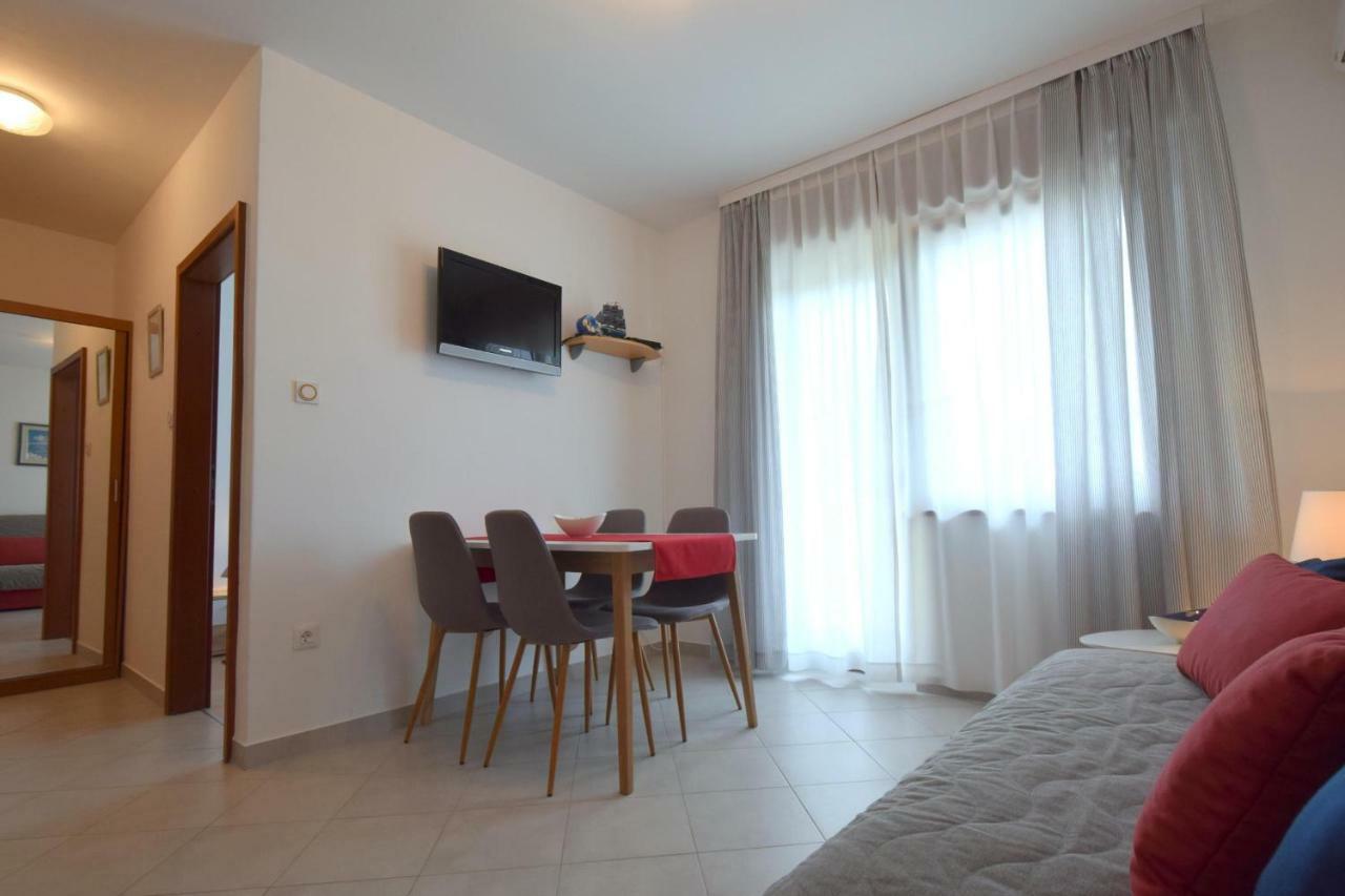 Apartments Andrea Malinska Zewnętrze zdjęcie