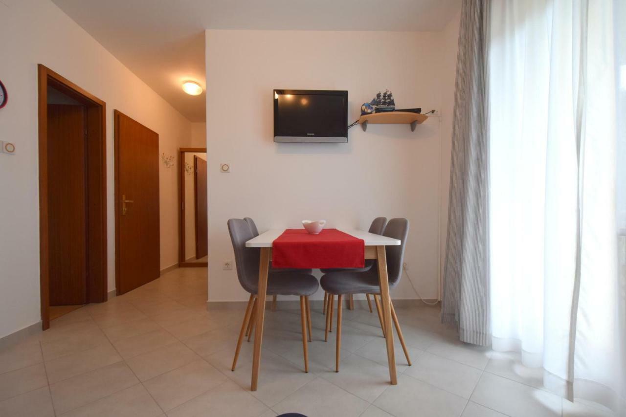 Apartments Andrea Malinska Zewnętrze zdjęcie